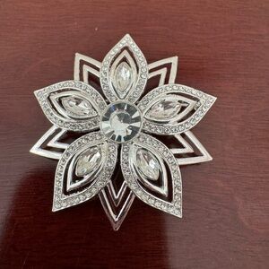 Elegant Faux silverFlower Brooch